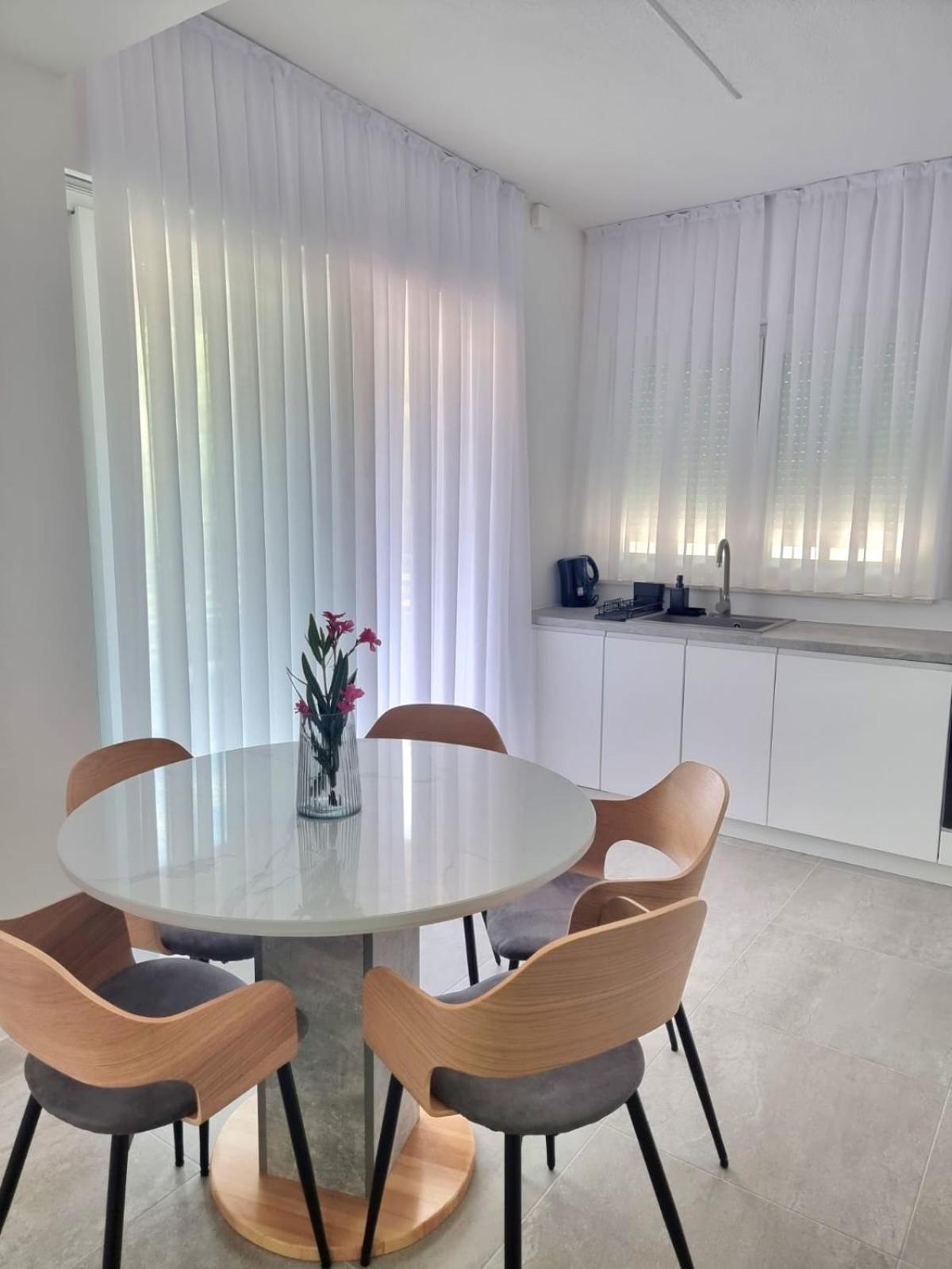 Adria Mare Lägenhet Crikvenica Exteriör bild